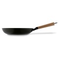 Patelnia żeliwna duża emaliowana z drewnianym uchwytem 28cm 18845
